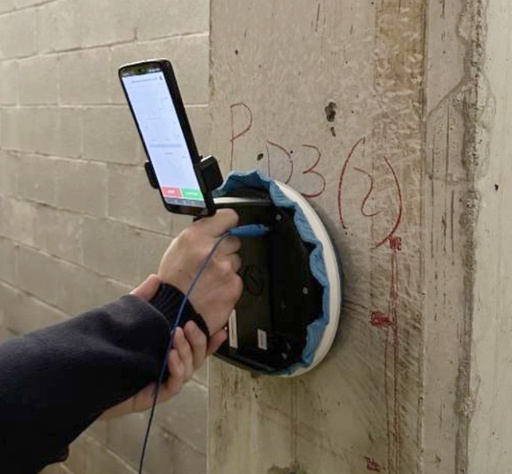 Corrosimeter of metallic elements in concrete structures